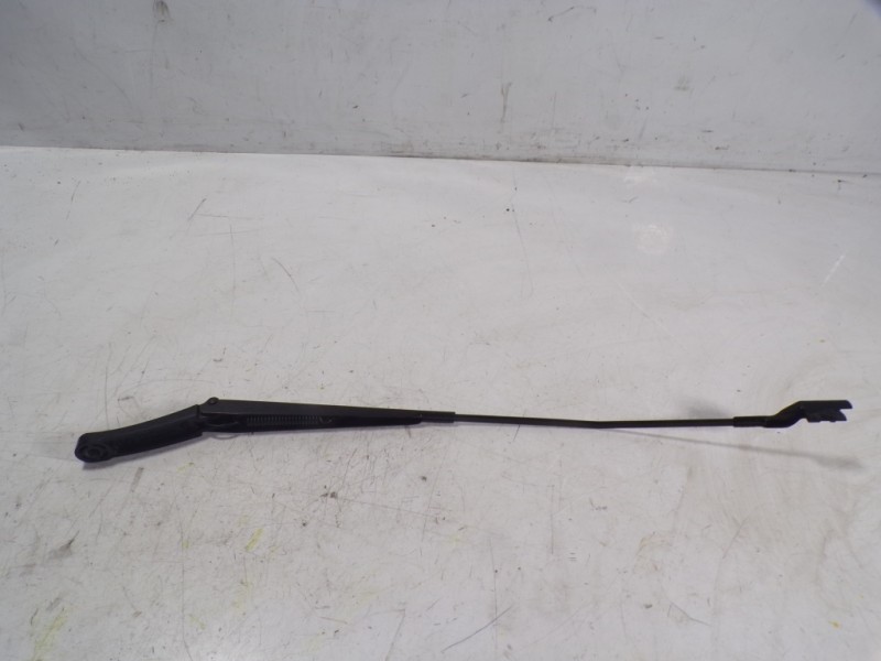 Recambio de brazo limpia delantero derecho para seat arona 1.0 tsi referencia OEM IAM 6F1955410A  