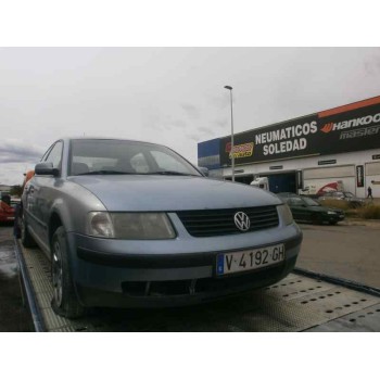 VOLKSWAGEN PASSAT BERLINA (3B2)