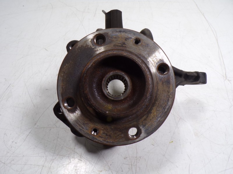 Recambio de mangueta delantera izquierda para peugeot 208 1.2 12v vti referencia OEM IAM 1607557480  