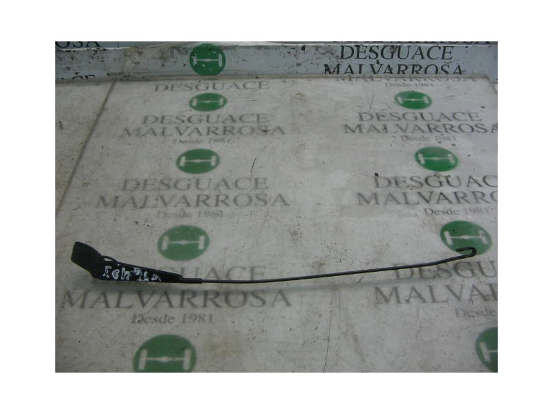 Recambio de brazo limpia delantero izquierdo para opel corsa b eco referencia OEM IAM   