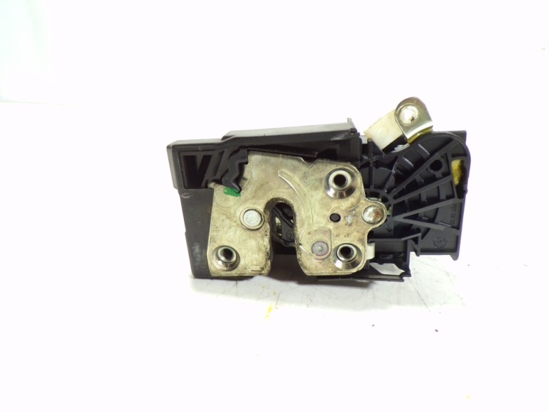 Recambio de cerradura puerta trasera derecha para dacia sandero 0.9 tce cat referencia OEM IAM 825025375R  
