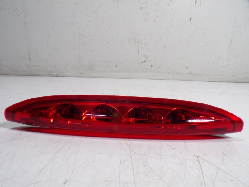 Recambio de piloto trasero central para peugeot 208 1.2 12v vti referencia OEM IAM 9674309080 9674309080 