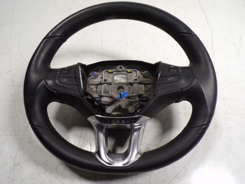 Recambio de volante para peugeot 208 1.2 12v vti referencia OEM IAM 98084115ZD 98084115ZD 