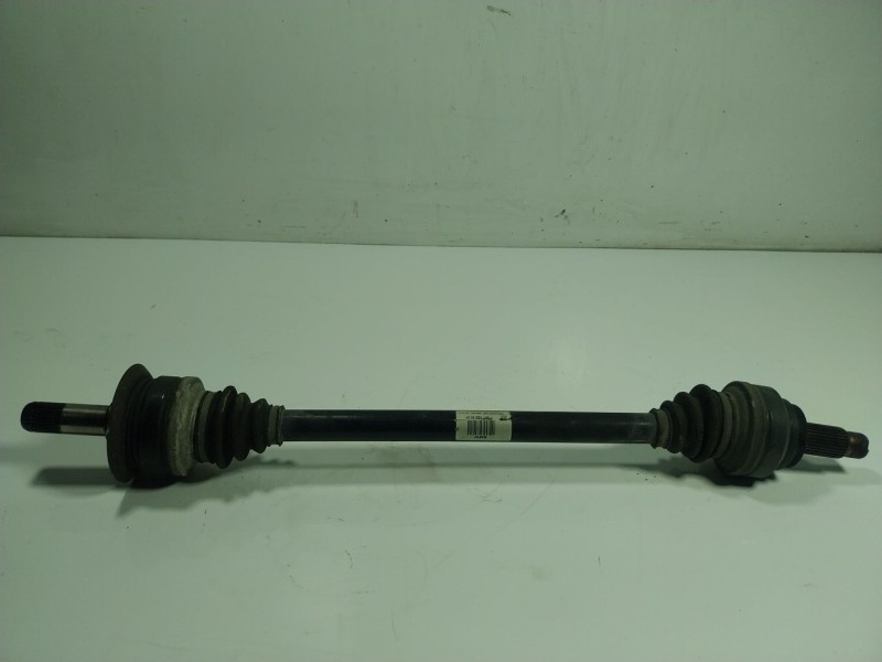 Recambio de transmision trasera derecha para bmw 5 (f10) 520 d referencia OEM IAM 33207581022 758102201 