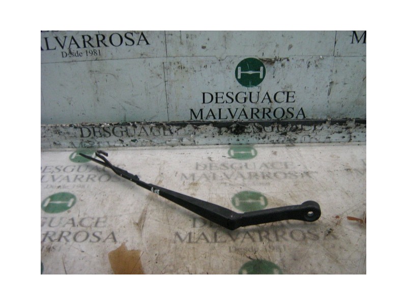 Recambio de brazo limpia delantero izquierdo para nissan vanette cargo vanette cargo caja cerrada referencia OEM IAM   