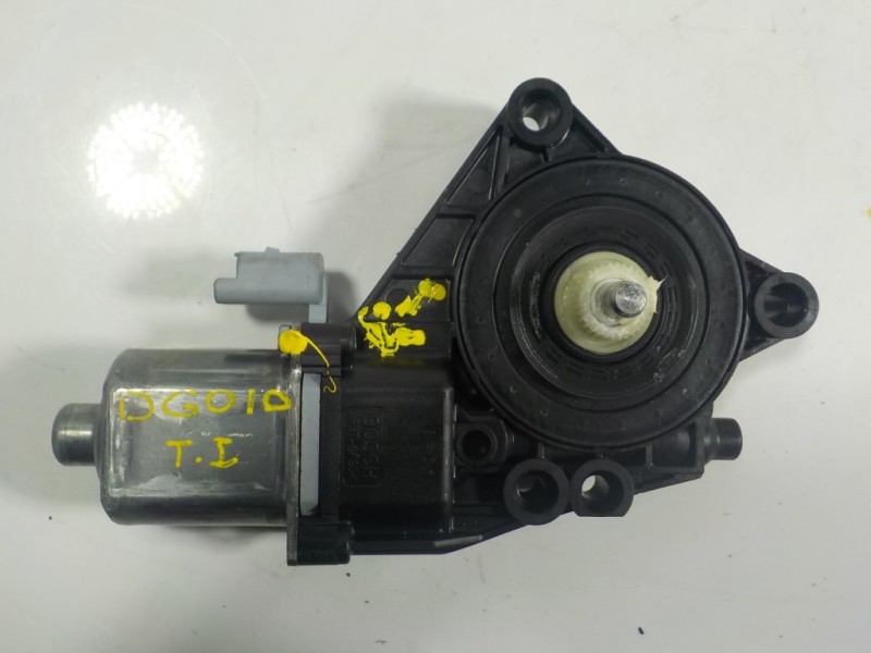 Recambio de motor elevalunas trasero izquierdo para hyundai ix20 1.6 cat referencia OEM IAM 834501P000 834501P000 0130822639