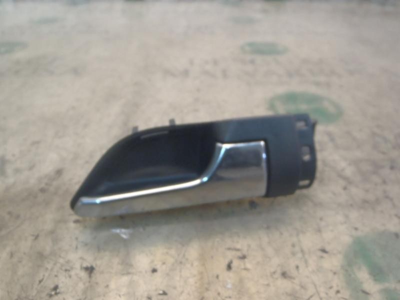 Recambio de maneta interior delantera derecha para opel astra h berlina cosmo referencia OEM IAM   