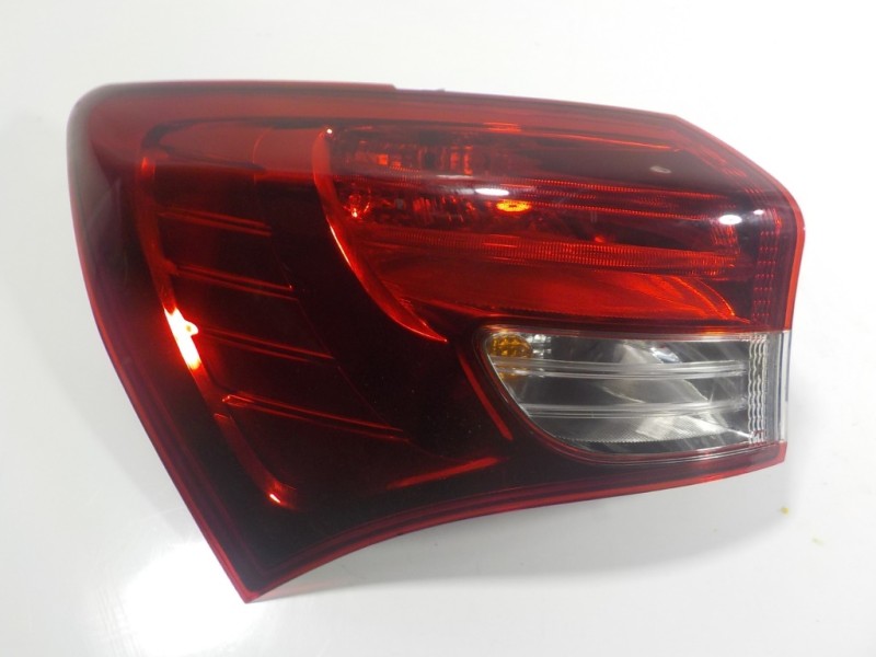 Recambio de piloto trasero izquierdo para hyundai ix20 1.6 cat referencia OEM IAM 924011K000 924011K0 