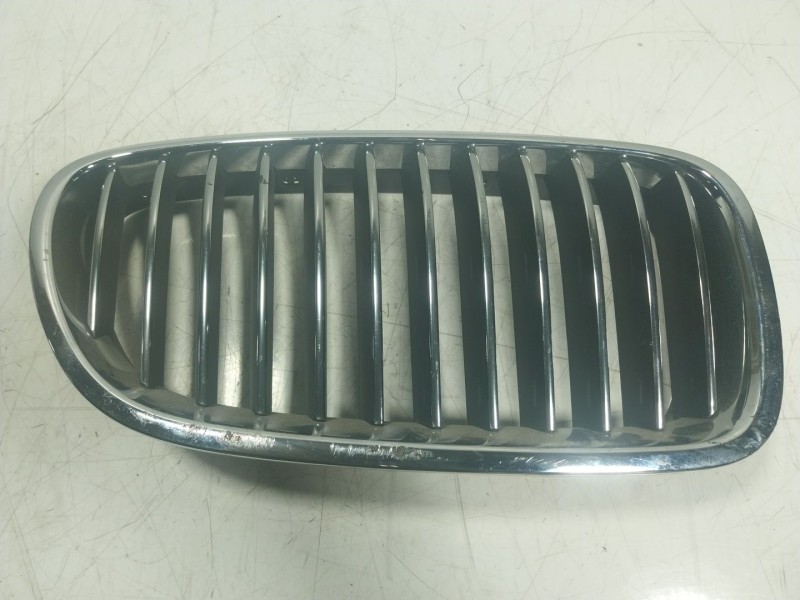 Recambio de rejilla para bmw 5 (f10) 520 d referencia OEM IAM 51137200728 7200728 