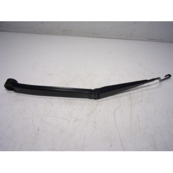 BRAZO LIMPIA DELANTERO DERECHO 852110K230 