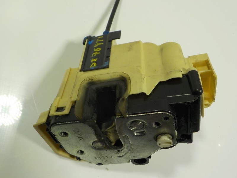 Recambio de cerradura puerta trasera izquierda para fiat panda (319) 1.2 cat referencia OEM IAM 51843325 Y13F01139PS 