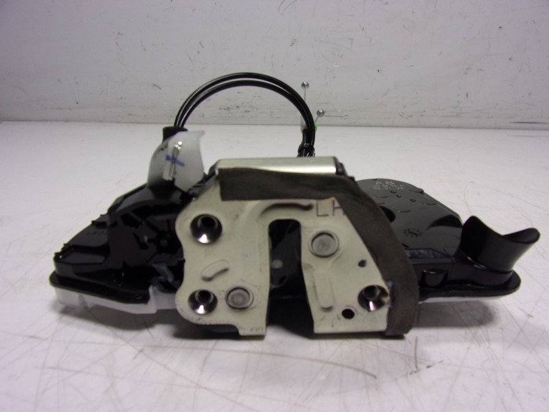 Recambio de cerradura puerta delantera izquierda para toyota hilux (3b/3c/3d) gr sport referencia OEM IAM 6904002450  