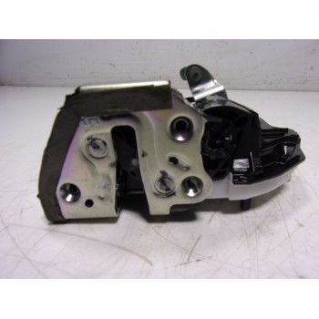 CERRADURA PUERTA TRASERA DERECHA 690500K080 