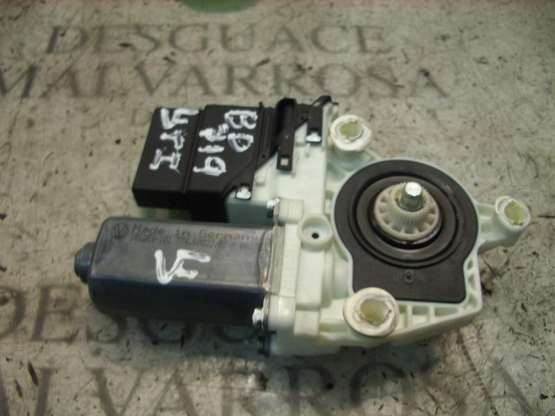 Recambio de motor elevalunas trasero izquierdo para volkswagen golf iv berlina (1j1) 25 aniversario referencia OEM IAM   