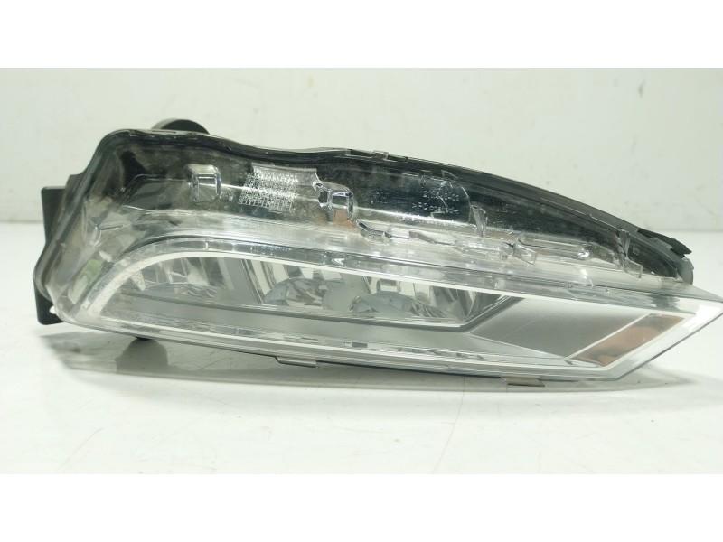 Recambio de faro antiniebla derecho para seat leon sportstourer (kl8, kld) 1.0 tsi referencia OEM IAM 5F0941702C  5F0941702C