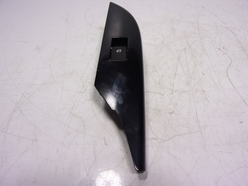 Recambio de mando elevalunas trasero izquierdo para toyota hilux (3b/3c/3d) gr sport referencia OEM IAM 848100K080 742720K400 