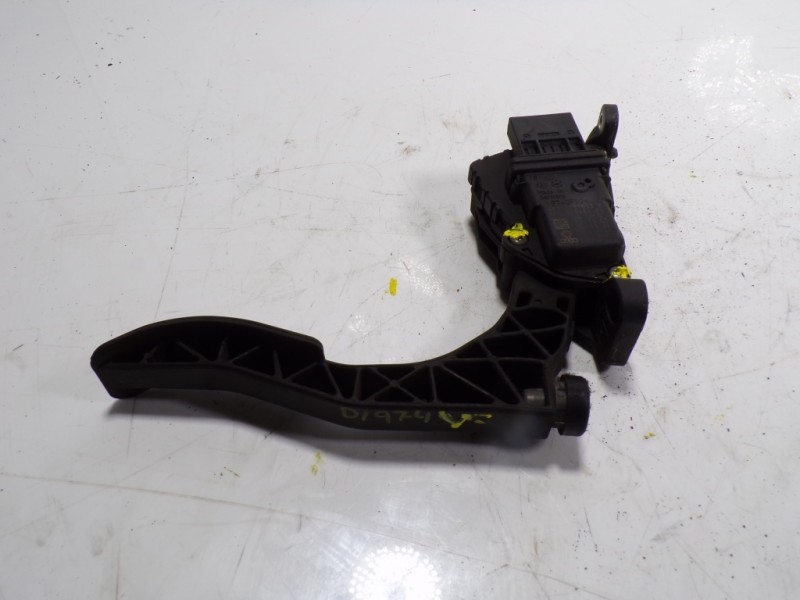 Recambio de potenciometro pedal para audi a6 berlina (4f2) 3.0 v6 24v tdi referencia OEM IAM 4F1723523B 4F1723523B 6PV00898406