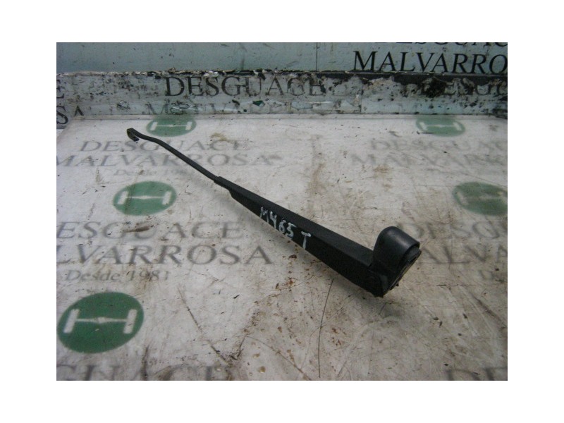 Recambio de brazo limpia trasero para ford escort berlina/turnier 1.4 cat referencia OEM IAM   