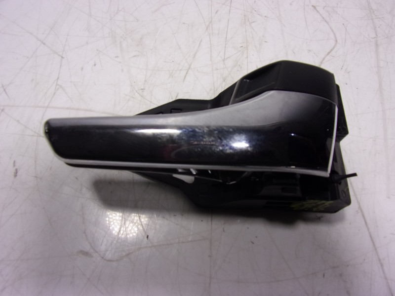 Recambio de maneta interior delantera derecha para toyota hilux (3b/3c/3d) gr sport referencia OEM IAM 692050K130C0  