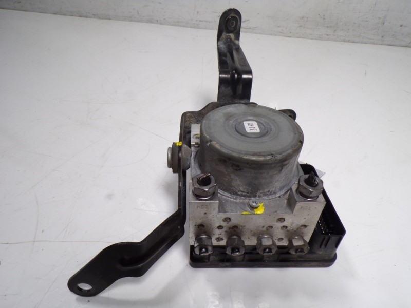 Recambio de abs para ford mustang 2.3 ecoboost cat referencia OEM IAM 2068638 28515585233 