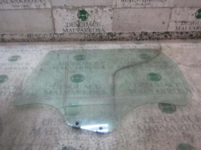 Recambio de cristal puerta trasero izquierdo para dacia logan laureate referencia OEM IAM 8200396077  