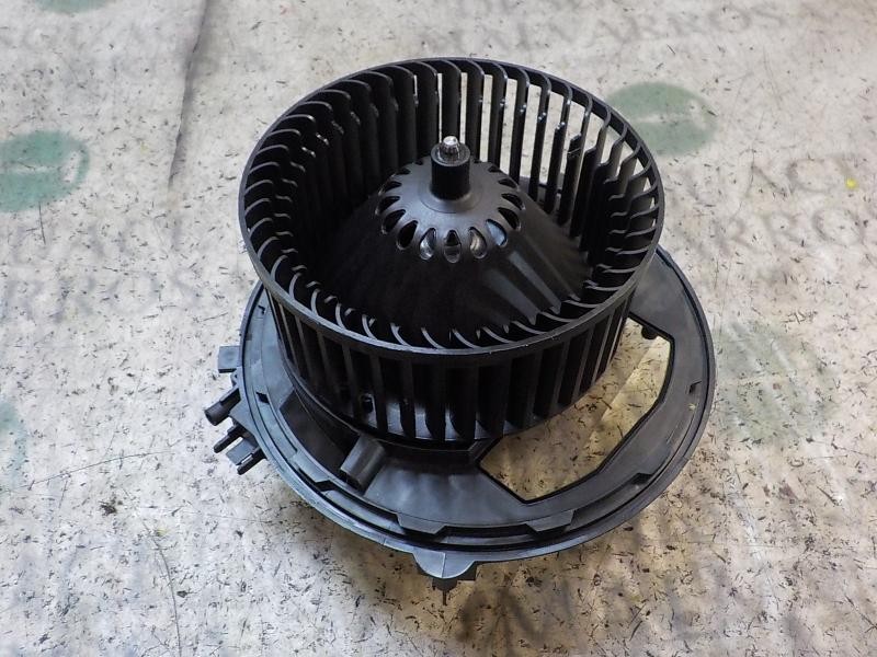 Recambio de motor calefaccion para seat leon st (5f8) 1.6 tdi referencia OEM IAM 5Q1819021E 5Q1819021E 0130115576