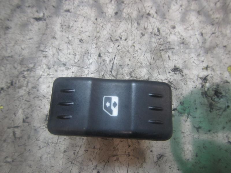 Recambio de mando elevalunas delantero derecho para dacia logan laureate referencia OEM IAM 6001546816  