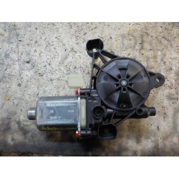 MOTOR ELEVALUNAS DELANTERO DERECHO 5Q0959802B 5Q0959802B 0130822716