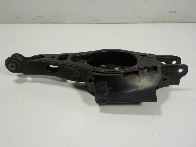 Recambio de brazo suspension inferior trasero derecho para toyota rav4 hybrid fwd referencia OEM IAM 4873042060  