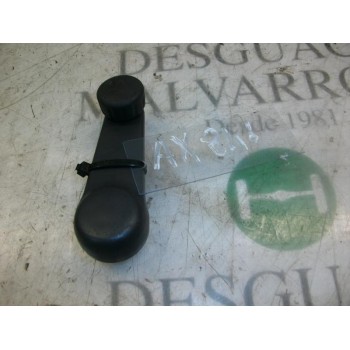 MANETA ELEVALUNAS TRASERA DERECHA 