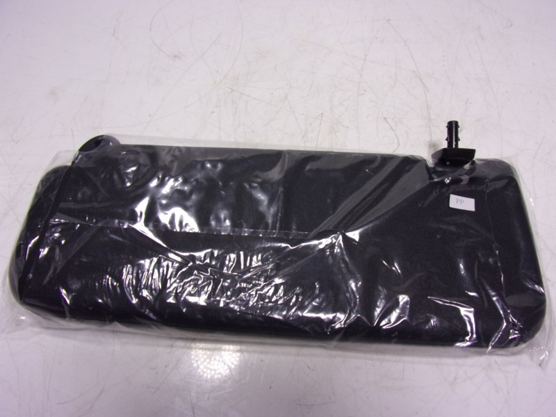 Recambio de parasol izquierdo para toyota hilux (3b/3c/3d) gr sport referencia OEM IAM 743200KF60C1  