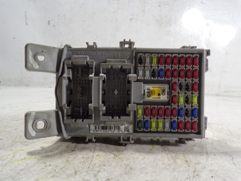Recambio de caja reles / fusibles para hyundai i20 1.0 tgdi cat referencia OEM IAM 91955C8520 91955C8520 