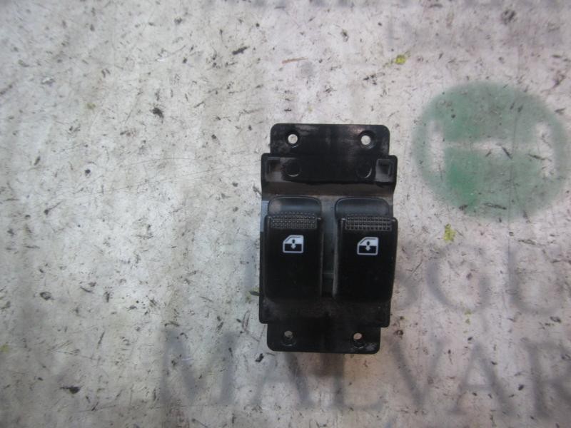 Recambio de mando elevalunas delantero izquierdo para hyundai i10 1.1 12v cat referencia OEM IAM 935700X0004X  