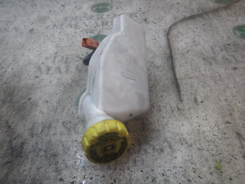 Recambio de bomba freno para citroën c4 cactus feel fine referencia OEM IAM 4601R7  