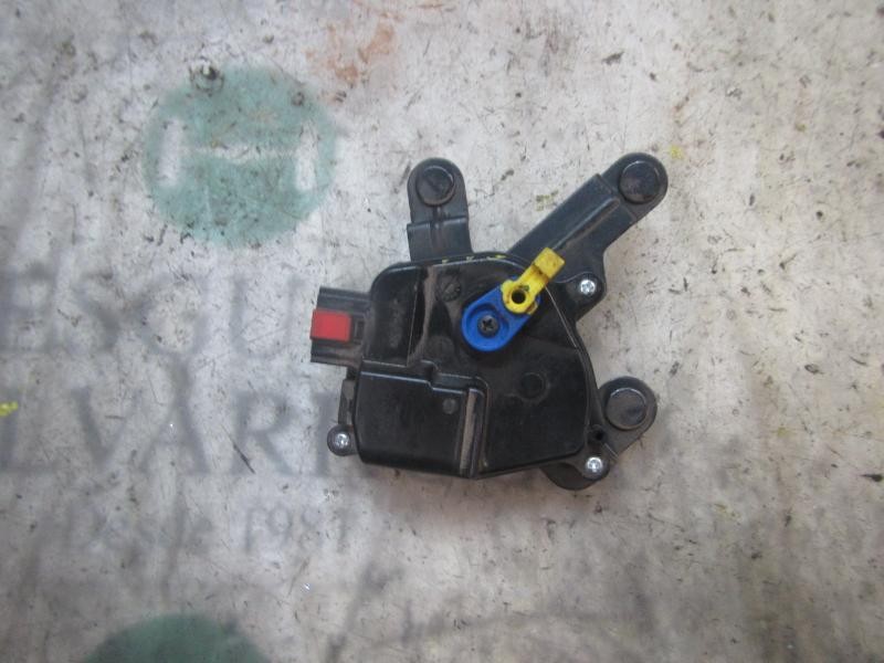Recambio de motor apertura trampillas climatizador para hyundai i10 1.1 12v cat referencia OEM IAM   