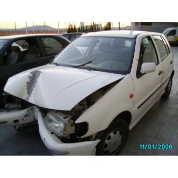 VOLKSWAGEN POLO BERLINA (6N1)