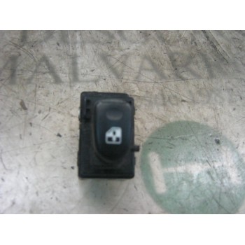 MANDO ELEVALUNAS TRASERO DERECHO 9358025010YN 