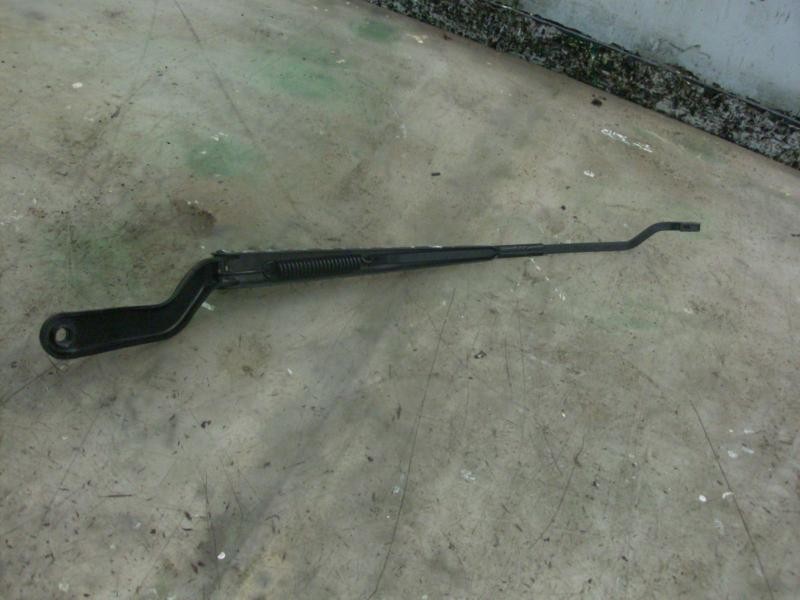 Recambio de brazo limpia delantero izquierdo para ford fiesta (cbk) ghia referencia OEM IAM   