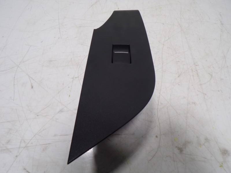 Recambio de mando elevalunas delantero derecho para toyota rav4 hybrid fwd referencia OEM IAM 8481012110 7423142340 