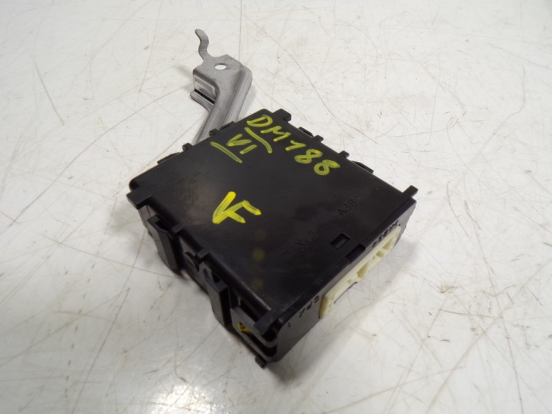 Recambio de modulo electronico para toyota yaris cross 1.5 vvti 16 v 55 kw referencia OEM IAM 8594052100 8594052100 