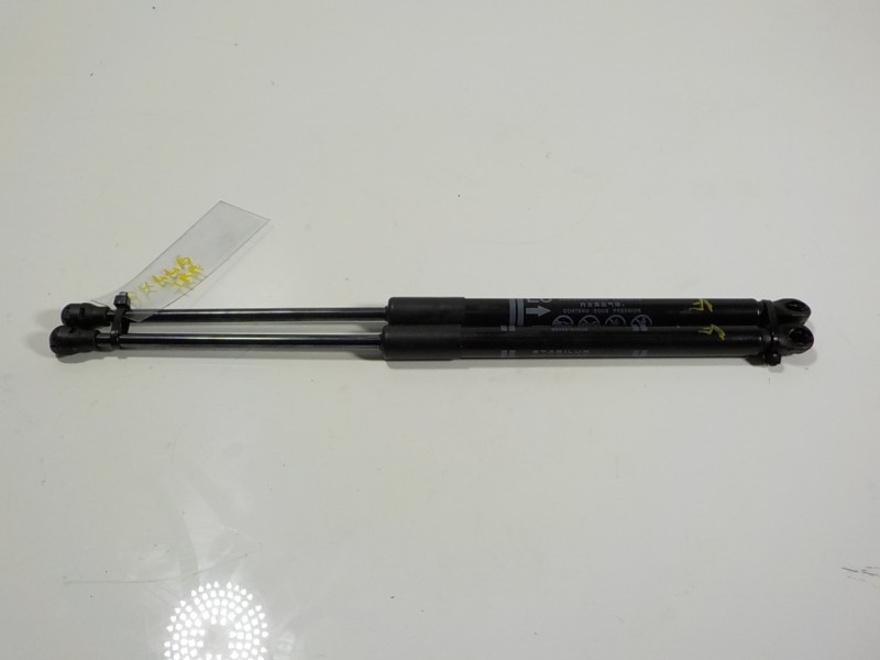 Recambio de amortiguadores maletero / porton para toyota yaris 1.5 vvti hev referencia OEM IAM 68960K0010 5848700445N 