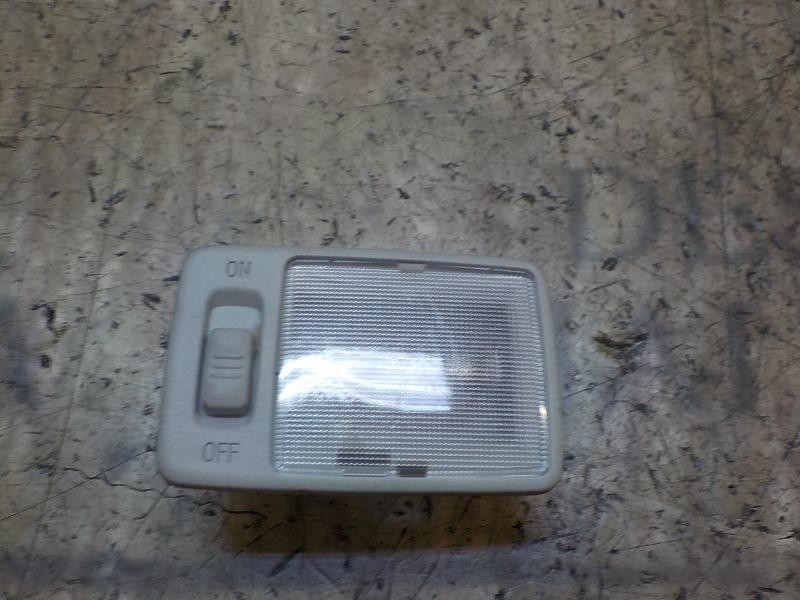 Recambio de piloto interior para toyota auris hybrid business referencia OEM IAM 8134002030B0  