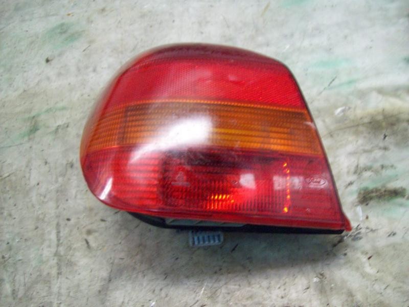 Recambio de piloto trasero izquierdo para ford fiesta berl./courier 1.3 cat referencia OEM IAM   