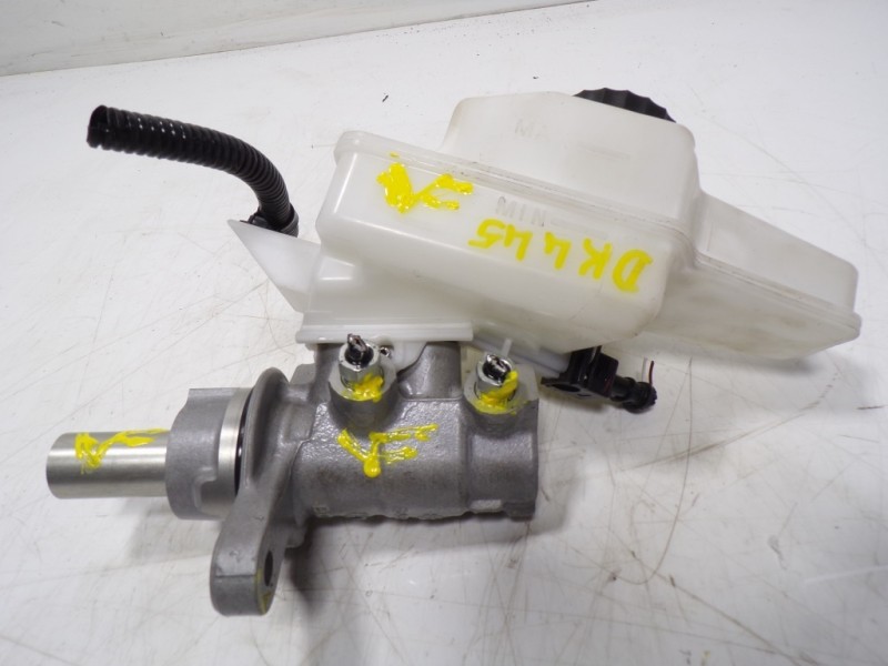 Recambio de bomba freno para toyota yaris 1.5 vvti hev referencia OEM IAM 47201K9005 853560 