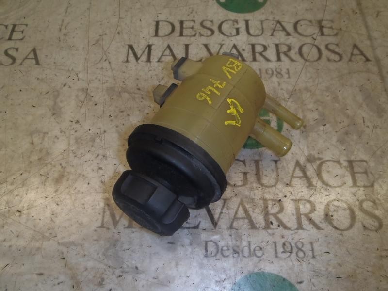 Recambio de deposito servo para kia carens (un) emotion referencia OEM IAM 571502G000  