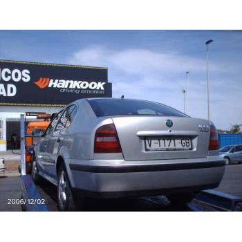 SKODA OCTAVIA BERLINA (1U2)