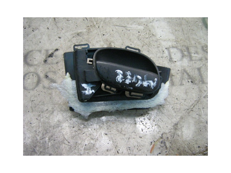 Recambio de maneta interior delantera izquierda para peugeot 206 berlina xr referencia OEM IAM   