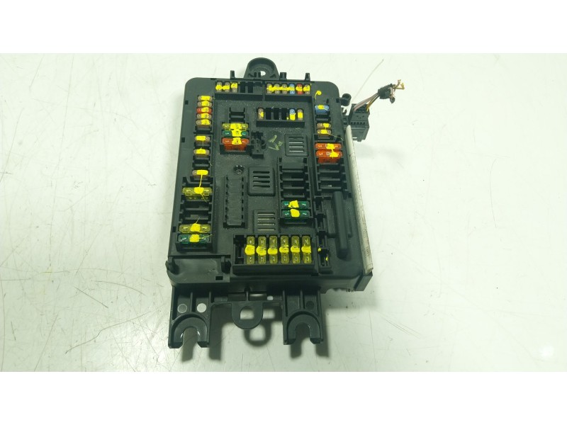 Recambio de caja reles / fusibles para bmw 1 (f20) 116 d referencia OEM IAM 61149259466 926111102 