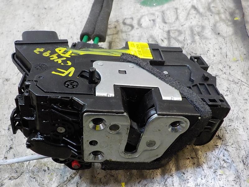 Recambio de cerradura puerta trasera derecha para kia soul 1.6 crdi cat referencia OEM IAM 814202K120  