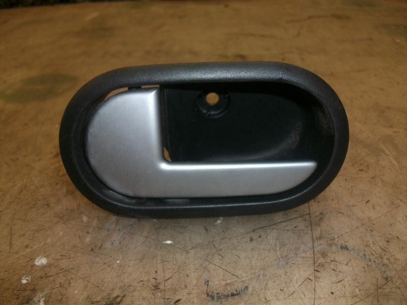 Recambio de maneta interior delantera izquierda para ford fiesta (cbk) trend referencia OEM IAM   